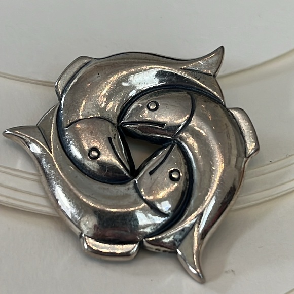 James Avery Sterling silver retired 3 fishes pin brooch - Picture 2 of 7
